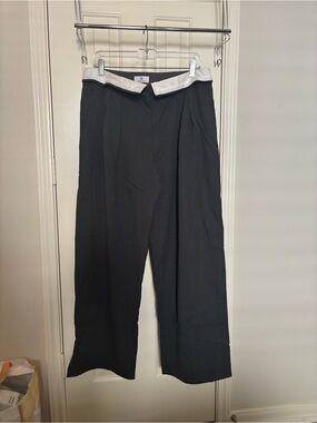 NWOT Aritzia Babaton Charcoal Trousers with White Waistband & Collar Accent